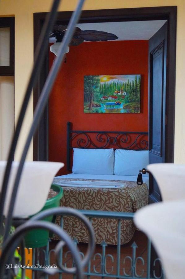 קומיטן דה דומינגז Hotel Del Pasaje Morales מראה חיצוני תמונה