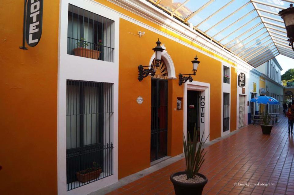 קומיטן דה דומינגז Hotel Del Pasaje Morales מראה חיצוני תמונה